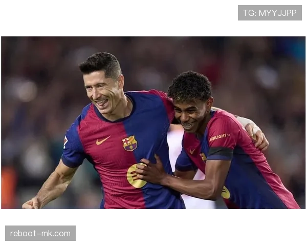 莱万多夫斯基稳定发挥成更衣室定海神针,助力球队团结前行 莱万多夫斯基稳定发挥成更衣室定海神针,助力球队团结前行