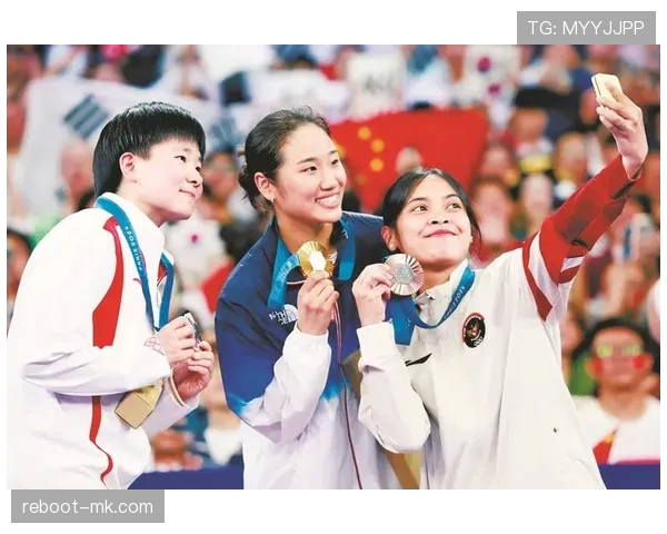 何冰娇那场铁血训练后的自拍，感觉她的生活跟我们差了十条街啊